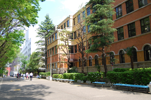 上智大学