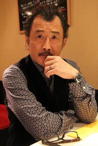 吉田鋼太郎